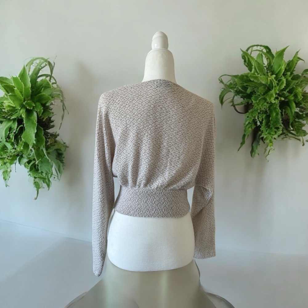 Women’s Cropped Long Sleeve Knit Top. NWOT - Picture 2 of 5